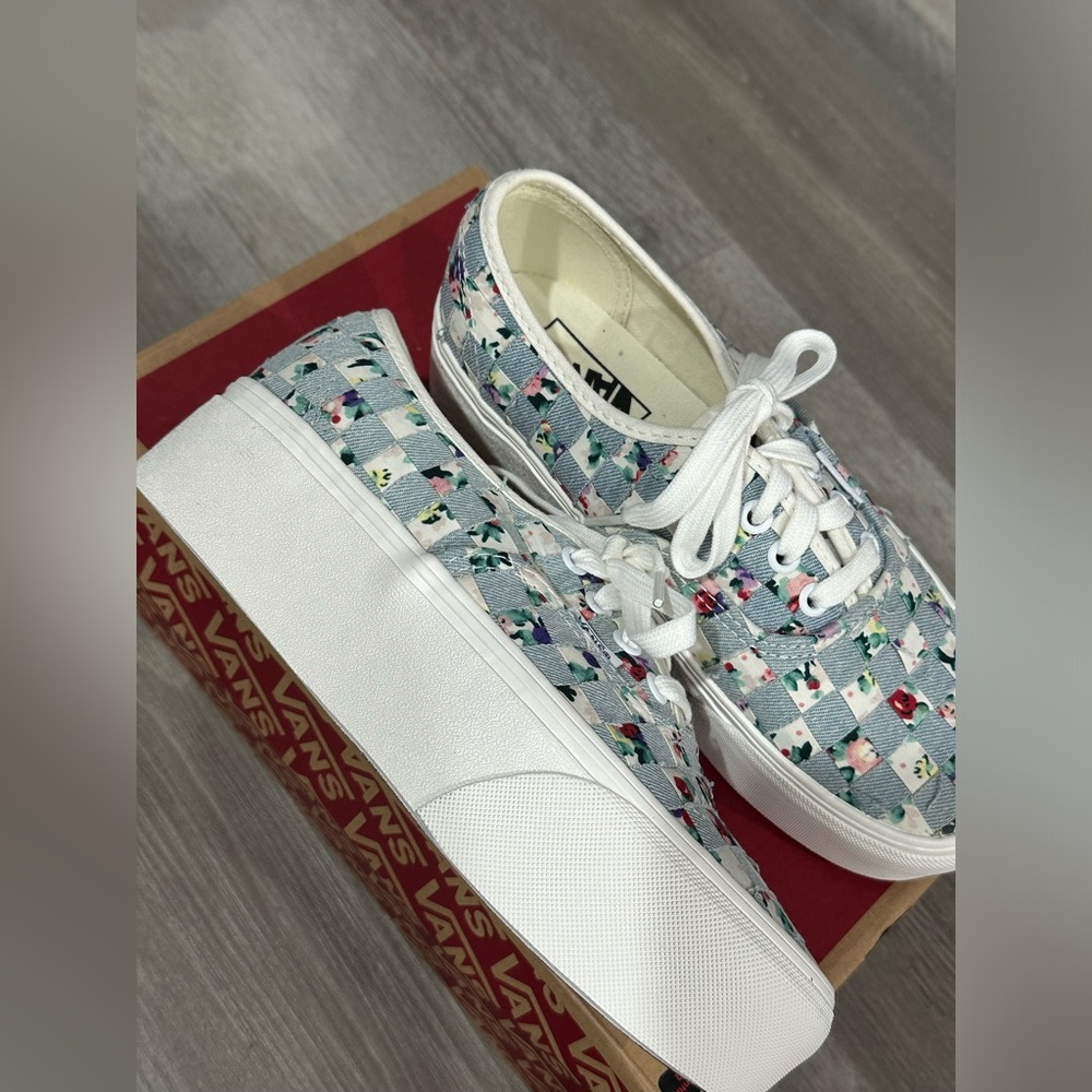 Vans Stackform Woven Denim Floral Platform Sneakers Blue/White